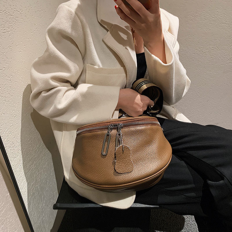 Chic Cowhide Crossbody: Your Essential Everyday Leather Companion - Image 8