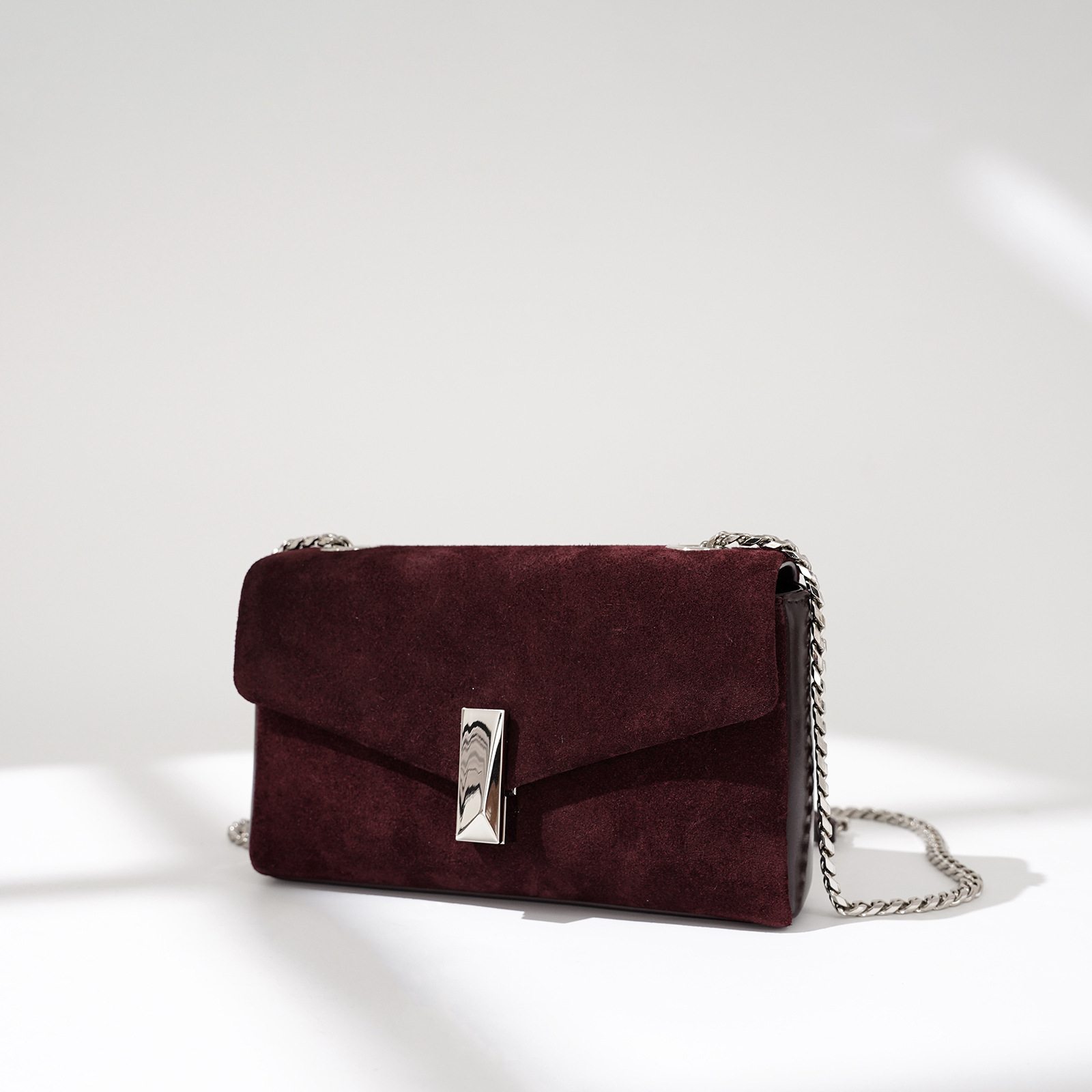 The Signature Cowhide Carryall: Timeless Style, Everyday Essential