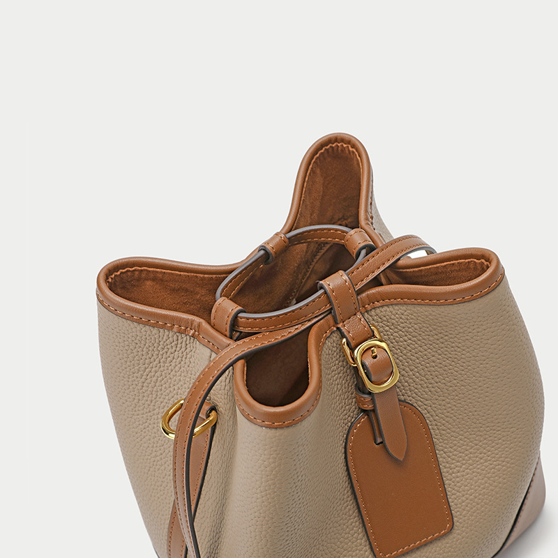 The 'Aris' First Layer Cowhide Drawstring Bucket Bag: Effortless Chic, Everyday Essential - Image 4