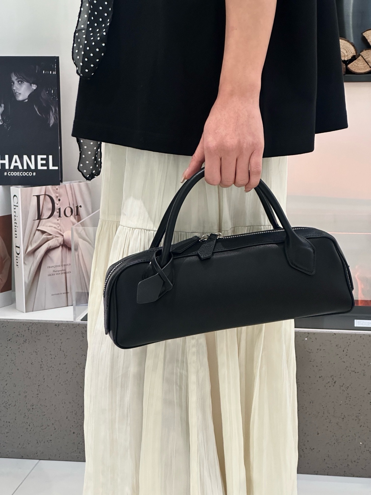 The 'Aura' Top-Grain Leather Vintage Bag: Your Next Iconic Handbag - Image 4