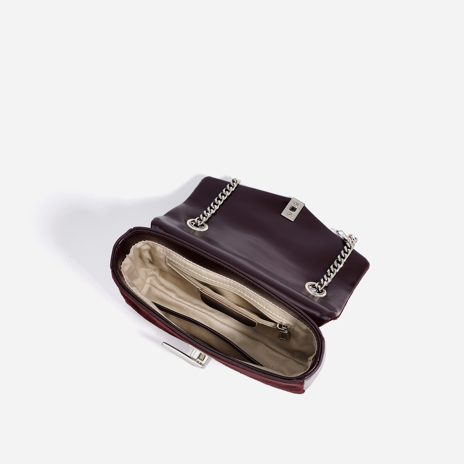 The Signature Cowhide Carryall: Timeless Style, Everyday Essential