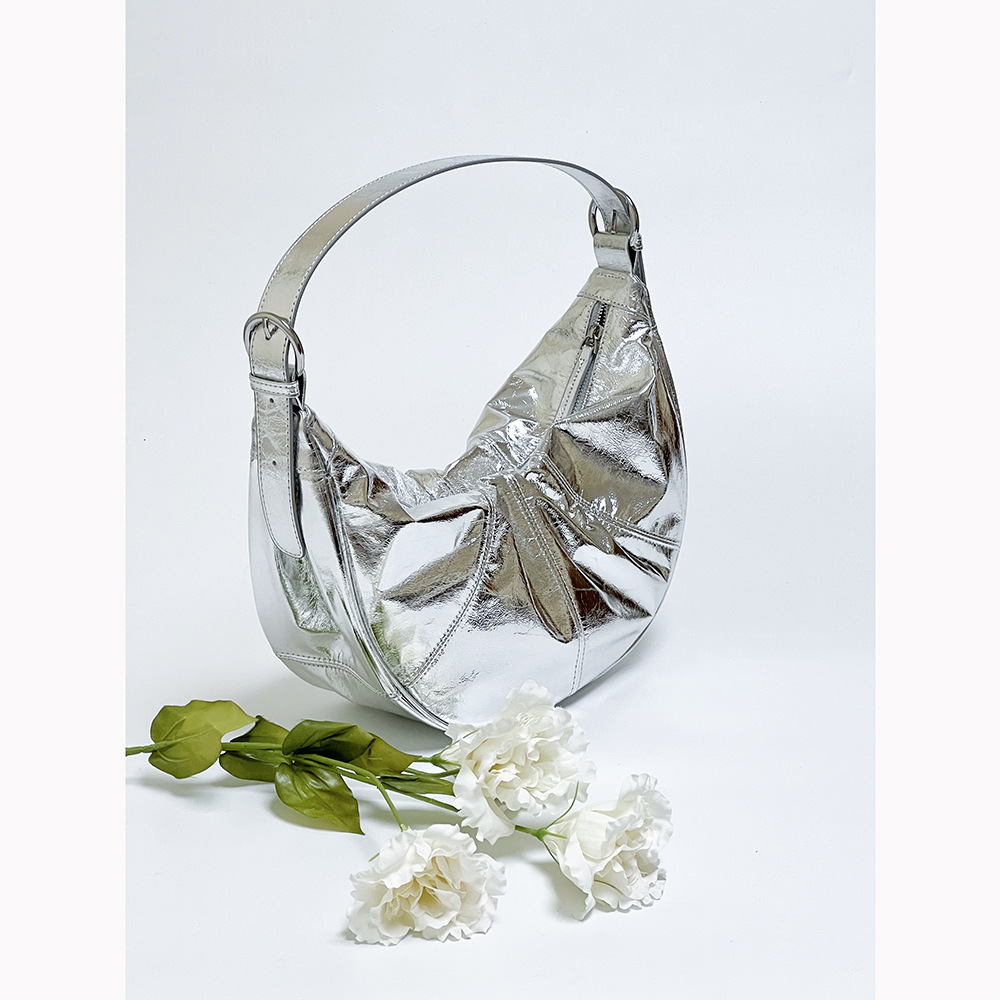 The Aura Bag: Your First-Layer Leather Essential for Effortless Chic - Image 5