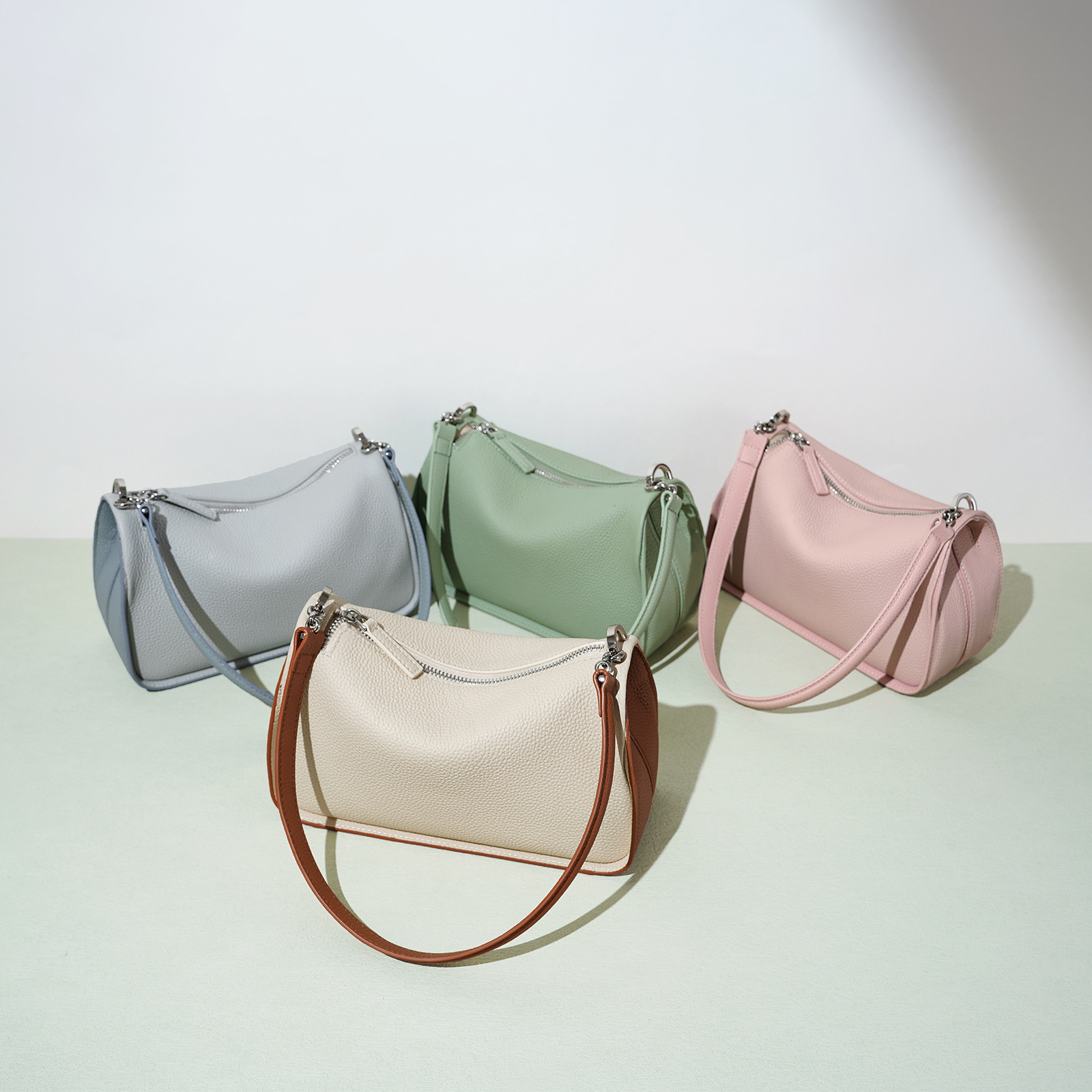 The ‘City Muse’ Crossbody: Crafted Cowhide Leather for the Modern Icon