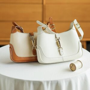 The 'City Wanderer' Premium Leather Shoulder Bag: Effortless Sophistication