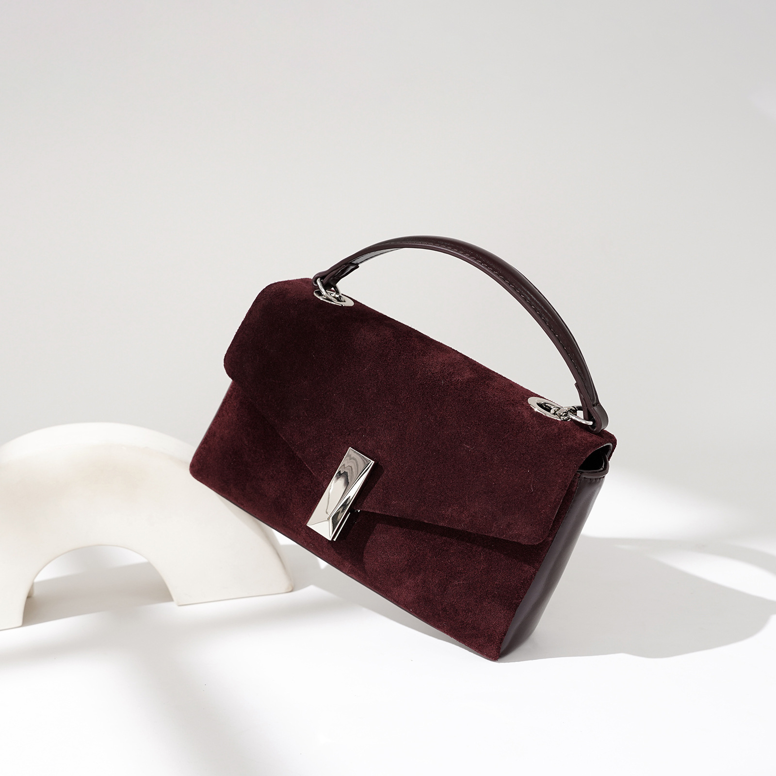 The Signature Cowhide Carryall: Timeless Style, Everyday Essential - Image 3