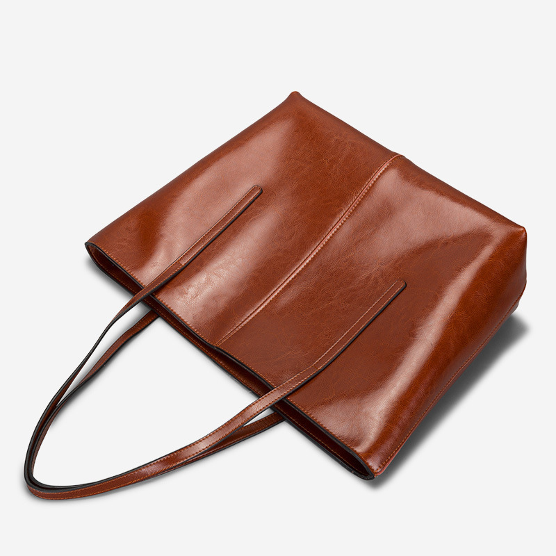 The Artisan's Satchel: Your Statement Piece in Supple Leather - Image 5